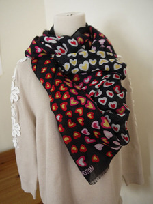 Moschino scarf ; silk + cashmere + wool ;made in italy !!  핫딜!!